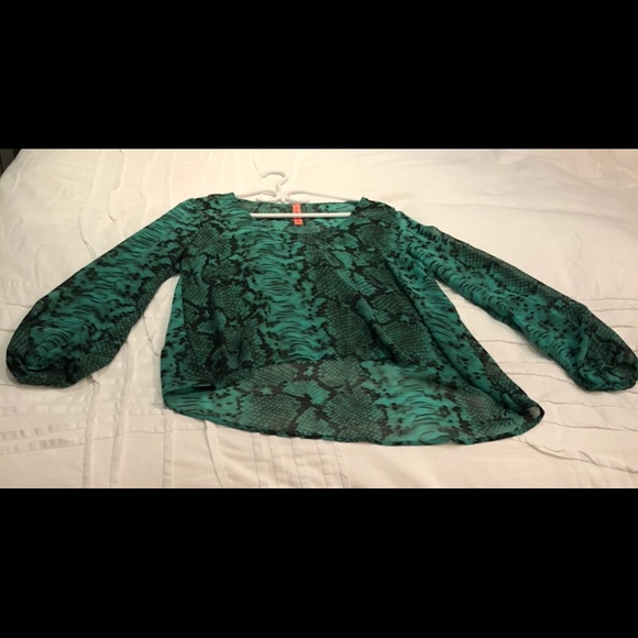 Pretty high low top - Picture 3 of 4